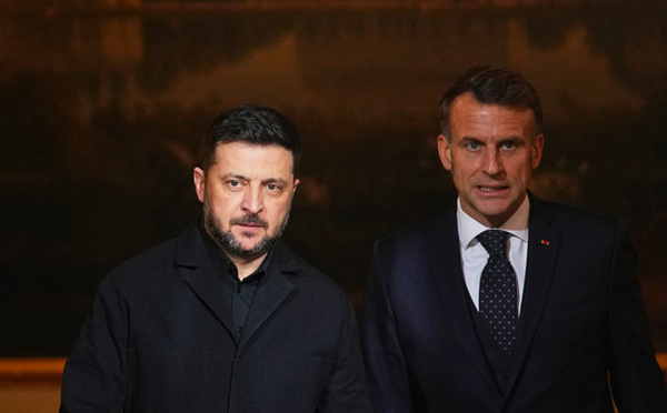 Guerre en Ukraine : Zelensky à Paris en plein va-et-vient diplomatique orchestré par Trump
