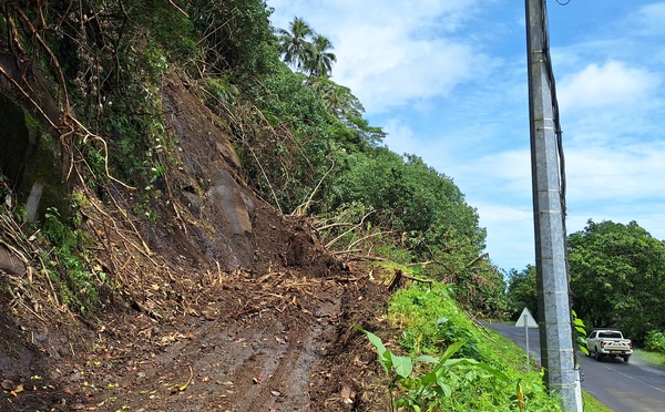 Le chemin vers la croix de Tautira inaccessible