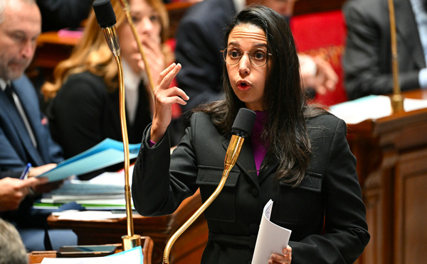 Nouvelle-Calédonie: Le PS demande au gouvernement de "suspendre" la consultation anticipée" sur l'accord de Bougival