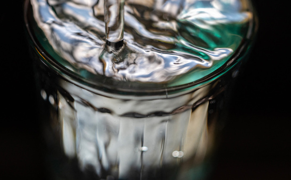 Dans l'eau en France, un polluant éternel presque partout, le TFA