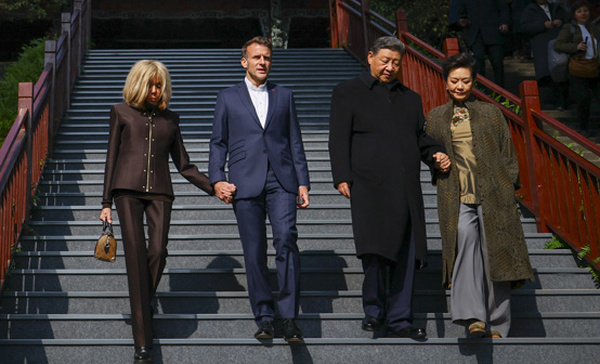 "Ne cédez pas aux sirènes de la division", lance Macron à la fin de son voyage en Chine