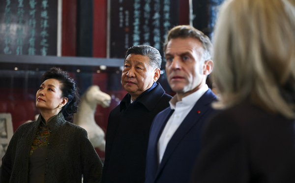 "Ne cédez pas aux sirènes de la division", lance Macron à la fin de son voyage en Chine