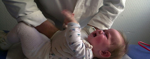 Bronchiolite: une quinzaine de bébés transférés d'Ile-de-France dans d'autres régions