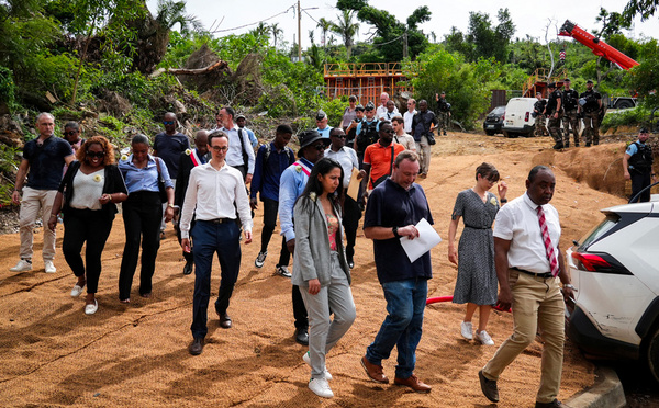 Un an après Chido, la ministre des Outre-mer à Mayotte pour voir "tout ce qu'il reste à faire"