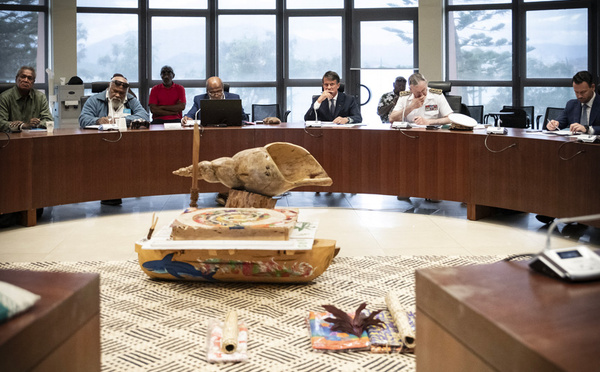 Macron réunira les élus calédoniens le 16 janvier pour "poursuivre le dialogue" sur l'avenir du territoire