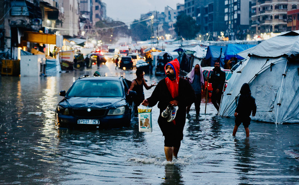 "Des habitants meurent de froid": Gaza frappé par de nouvelles intempéries