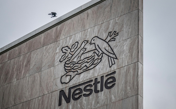 Perrier peut continuer à vendre de "l'eau minérale naturelle"