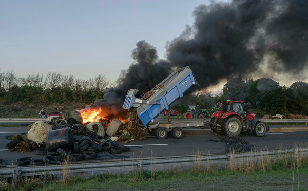 Colère agricole: des barrages levés, mais pour mieux revenir en janvier