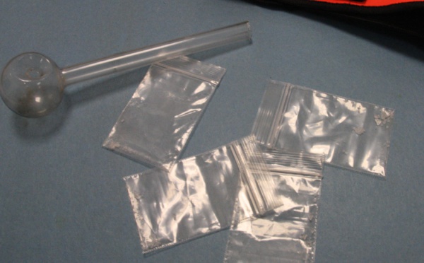 Petit trafic d'ice entre amis : amendes et prison ferme