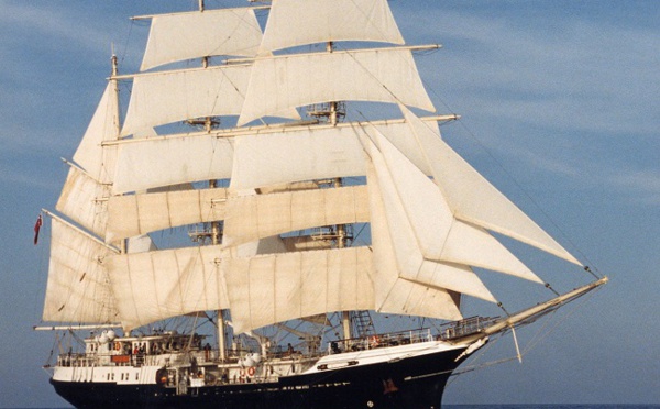 Le trois mâts Tenacious en escale à Tahiti jusqu'au 1er mai