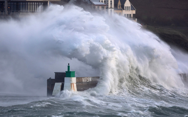 Après la neige, les vents violents: la France attend la tempête Goretti