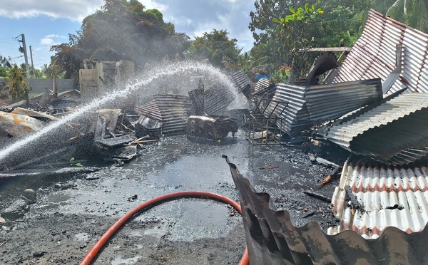 ​Une maison détruite par un incendie à Papara