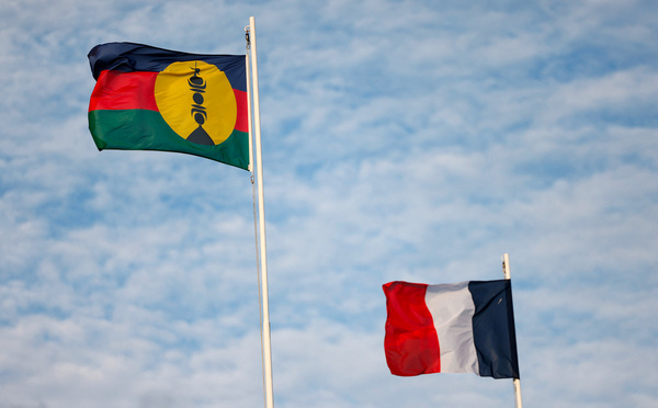 Nouvelle-Calédonie: les indépendantistes du FLNKS annoncent décliner l’invitation à l’Elysée