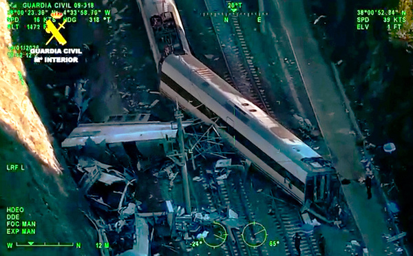 Catastrophe ferroviaire en Espagne: le roi et la reine sur les lieux