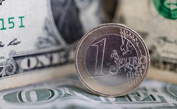 L'euro dépasse le seuil de 1,20 dollar: quelles conséquences?