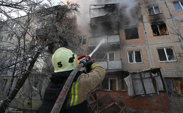 La Russie reprend ses frappes massives sur l'Ukraine avant des discussions diplomatiques