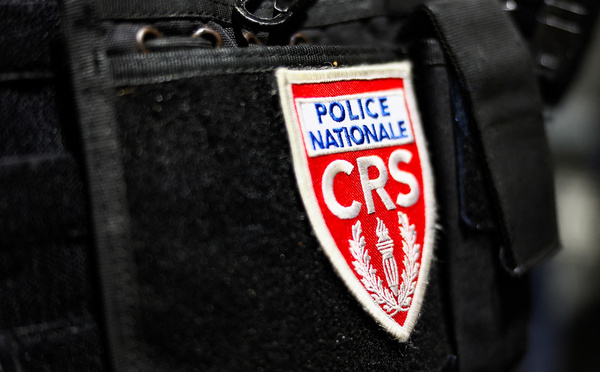 Violences contre des "gilets jaunes" dans un Burger King: à leur procès, des CRS admettent avoir manqué de "lucidité"