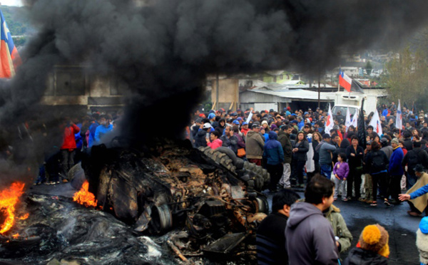 Chili: les pêcheurs de l'île de Chiloé maintiennent leurs barrages