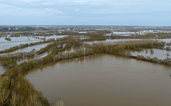Crues: "débordements majeurs" prévus à Angers, Gironde et Lot-et-Garonne toujours en rouge