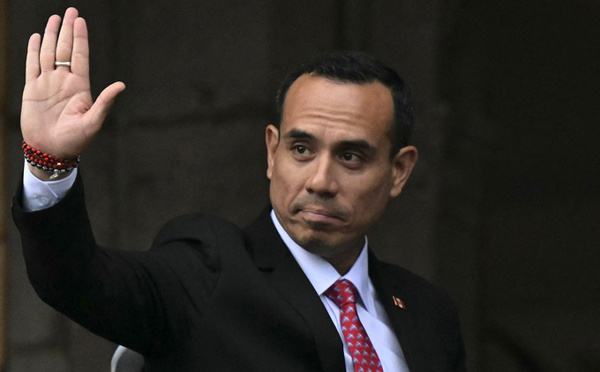 Le Pérou élit un nouveau président par intérim à deux mois de la présidentielle