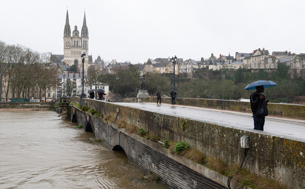 Crues: épisode "loin d'être terminé", le bas d'Angers inondé, la Loire-Atlantique en rouge