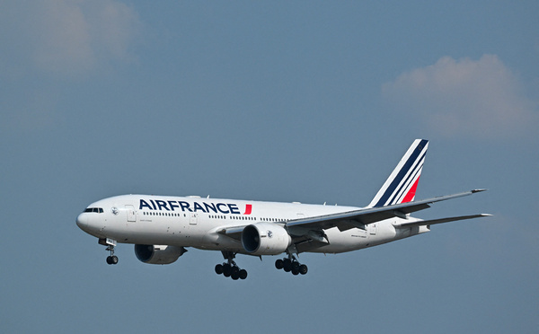 Un Boeing reliant Fort-de-France à Paris fait demi-tour après un problème moteur