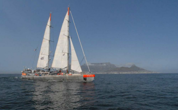 La goélette Tara part explorer les coraux du Pacifique