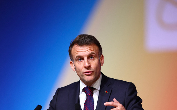 Au sommet du nucléaire, Macron vante l'atome comme facteur d'"indépendance" face aux secousses du pétrole