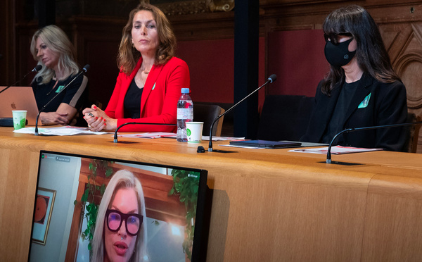 Affaire Epstein: d'anciennes mannequins demandent à la justice française d'enquêter sur un ex-dirigeant de l'agence Elite