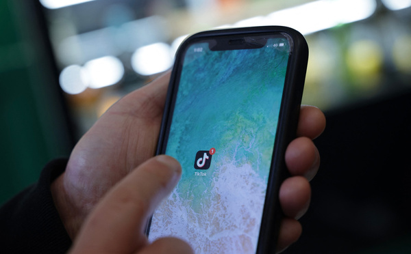 Les réseaux sociaux affectent le bien-être des jeunes dans le monde