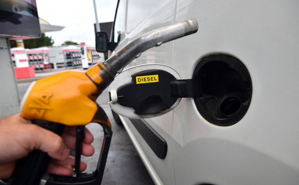 Carburants: le gouvernement promet des aides "ciblées"