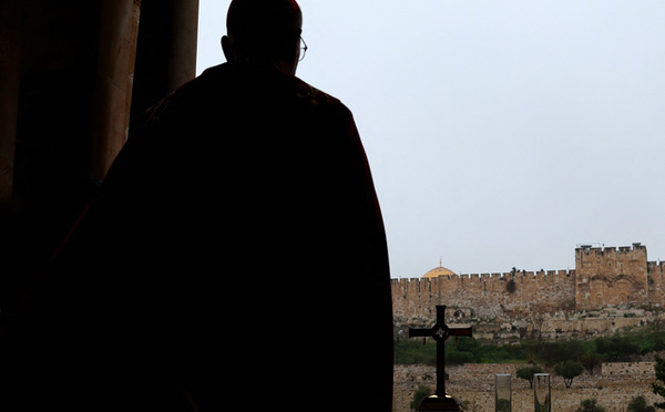Rameaux: Netanyahu autorise l'accès du patriarche latin de Jérusalem au Saint-Sépulcre, qui en avait été empêché