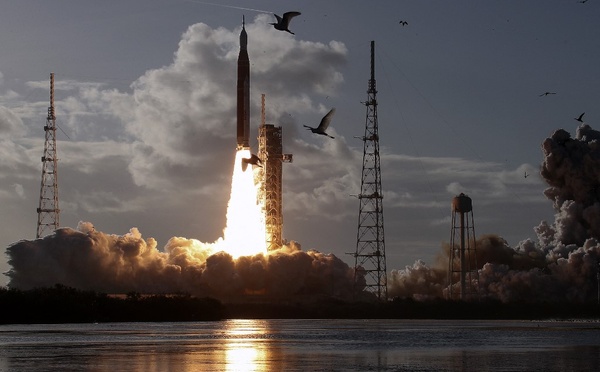 Quatre astronautes sont partis vers la Lune pour la première fois depuis un demi-siècle