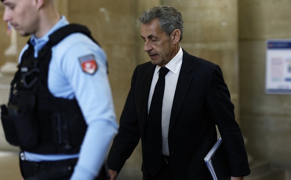 Au procès libyen, Sarkozy pointe une "erreur" de Guéant et Hortefeux