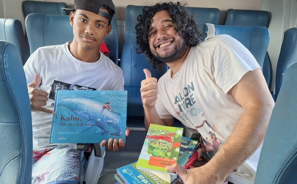 Les livres reprennent le bus