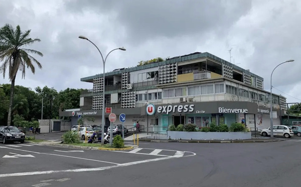 Trois blessés dans une agression au couteau à Taunoa