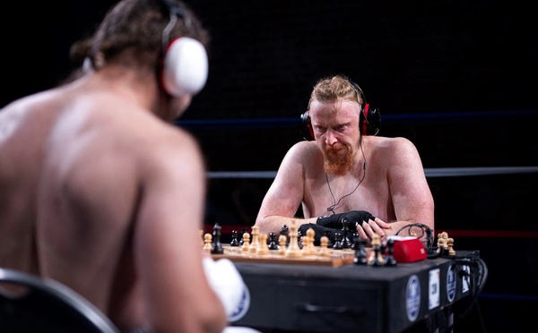 Dans le chessboxing, tous les coups ne sont plus permis