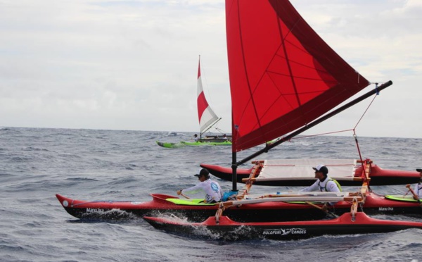 Pirogues à Voile – Championnat 2016 # 3 : Steeve Teihotaata participe et gagne, malgré la grosse houle
