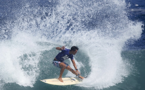Ça surfe à Papara !