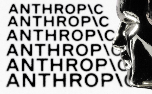 Anthropic rend publique son IA la plus puissante, bridée pour la cybersécurité et les risques biologiques
