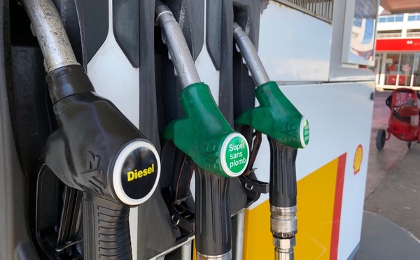 Le litre de carburant augmente de 15 francs dès ce mardi