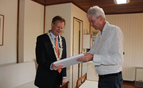 Entretien entre le haut-commissaire Bidal et le directeur de l'IEOM