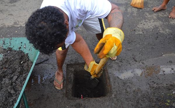 "J'aime mon quartier" : opération nettoyage pour les jeunes de Faa'a