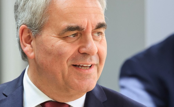 Présidentielle: Xavier Bertrand fait un pas de plus vers une candidature