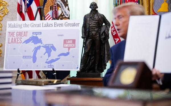 Trump signe un décret changeant le nom du "lac Ontario" en "lac d'Amérique"