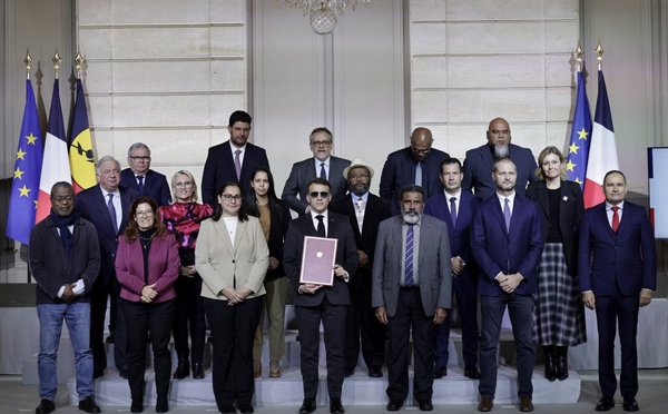 Nouvelle-Calédonie : des élus à Paris pour arracher 540 millions d'euros d'aide