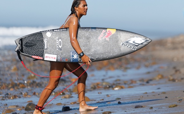 Surf: Tya Zebrowski, la prodige des vagues