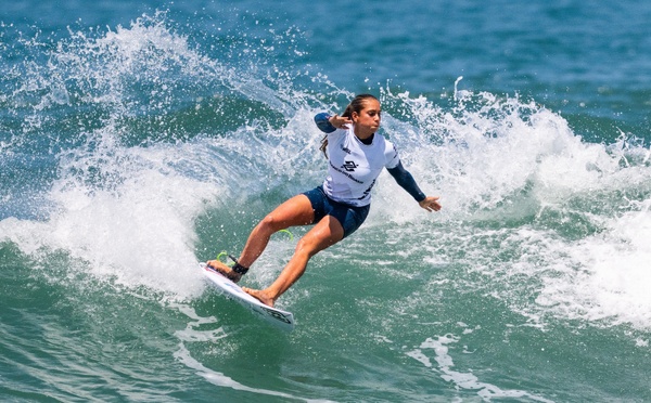 Surf - Aelan Vaast sort d’entrée face à Kiara Goold