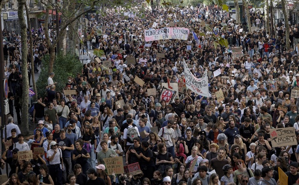 ​"Besoin de changement": les lycéens mobilisent et appellent à poursuivre le mouvement