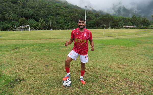 Un footballeur pro brésilien à Tohiea